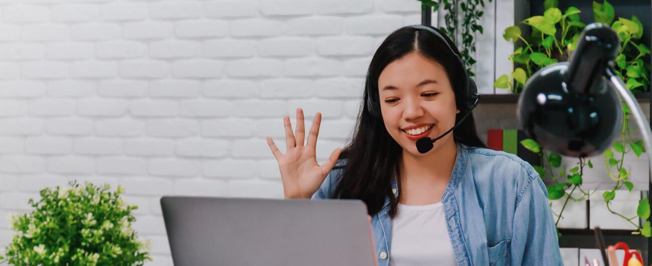 http://woman%20talking%20on%20headset